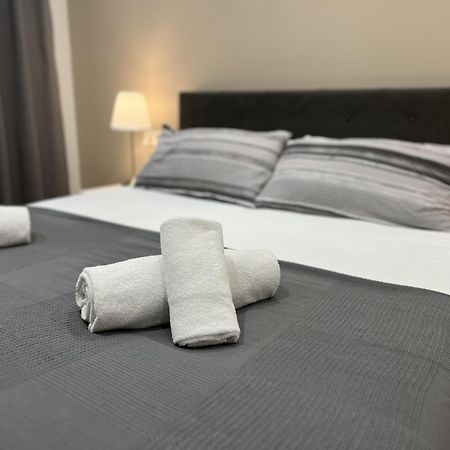 Apartamenticos Plaza Las Armas III Сарагоса Экстерьер фото